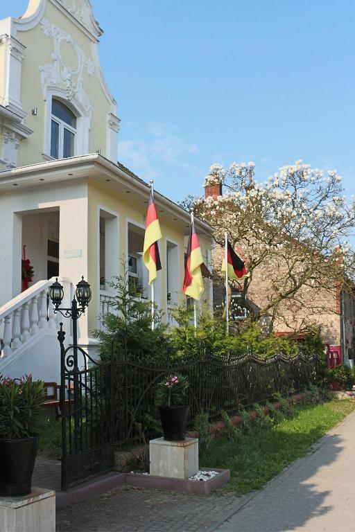 Berliner Hof Hotel Dallgow-Doeberitz Exterior foto